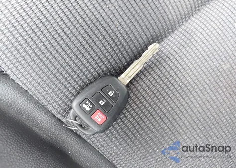 2018 Toyota Corolla Se z USA, uszkodzony, nr VIN 5YFBURHE9JP802121